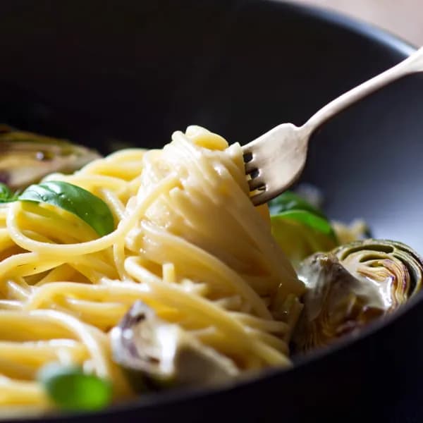 Krämig citronspaghetti med kronärtskocka och basilika - enkelt recept från MatVeckan
