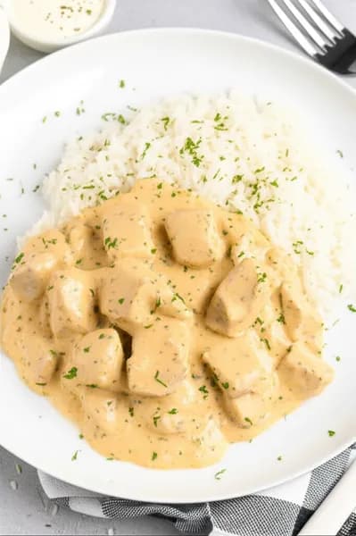 Crème Bonjour-kyckling med ris - enkelt recept från MatVeckan