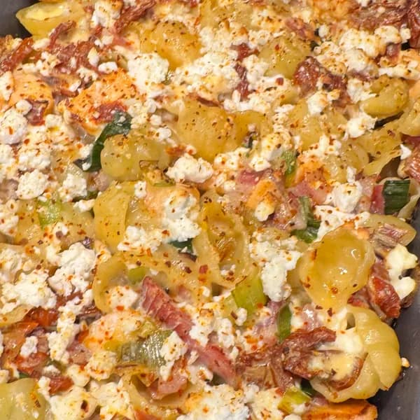 Laxgratäng med knaprigt bacon - enkelt recept från MatVeckan