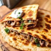 Krispig Ost- och Champinjonquesadilla - veckans recept från MatVeckan