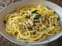 Krämig spaghetti al limone med parmesan och svartpeppar - veckans recept från MatVeckan