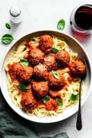 Köttbullar i Tomatsås, Nonna-style - veckans recept från MatVeckan